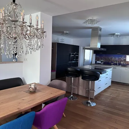 Apartment Bright & Cozy